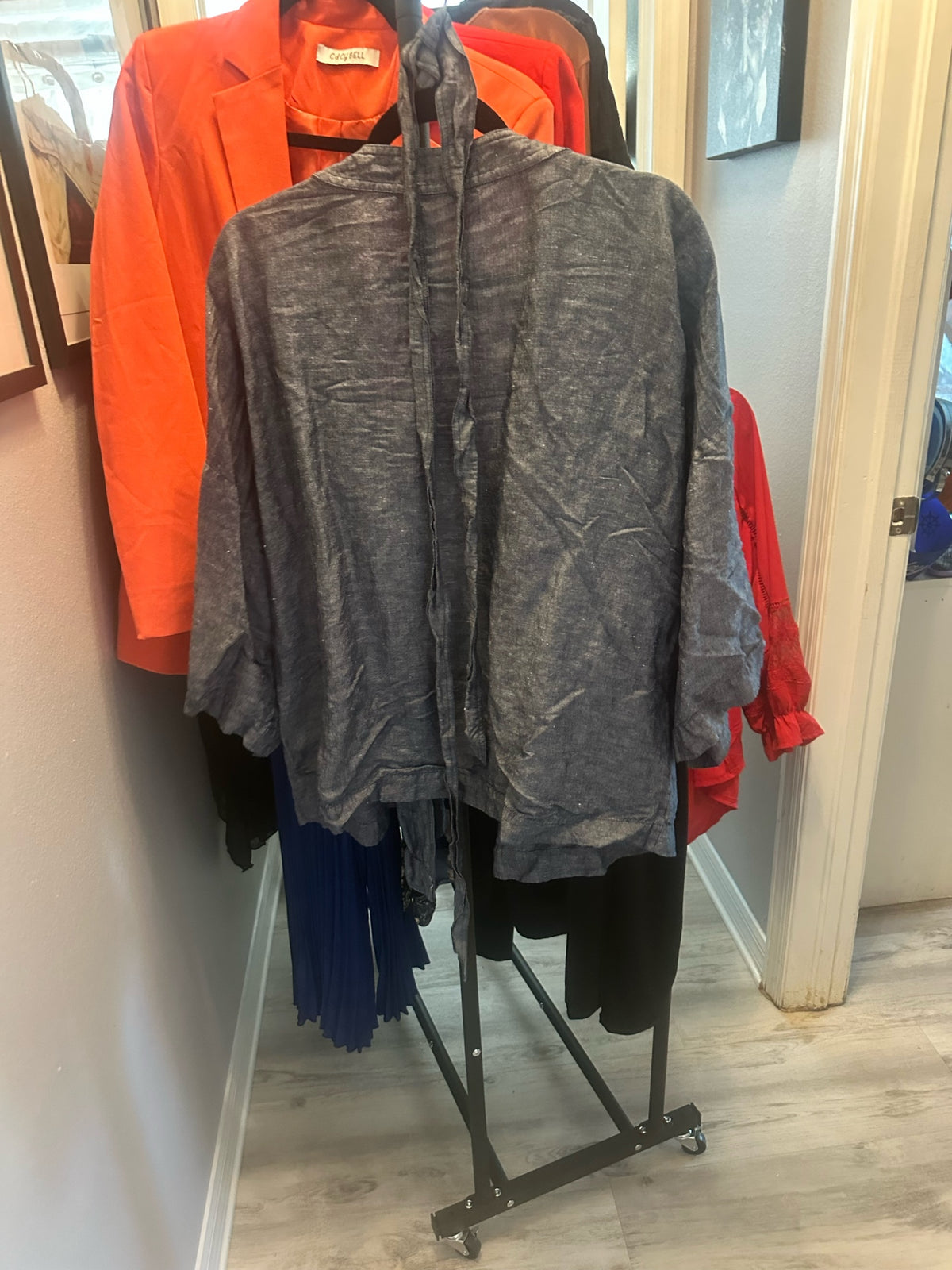 Blue Linen-Textured Long-Sleeve Top